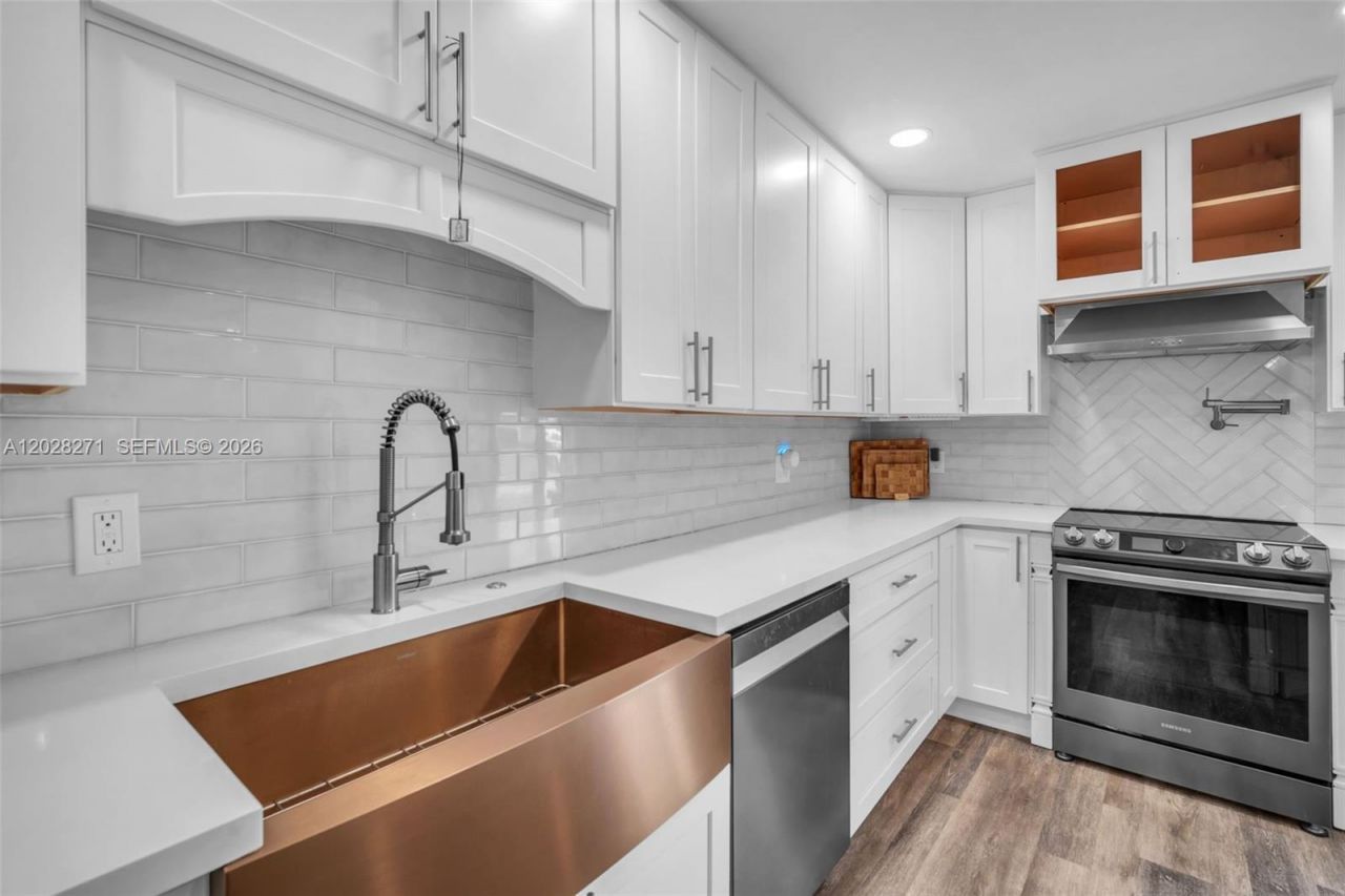 8176 Pine Cir , Unit 6, Tamarac, FL 33321 Photo