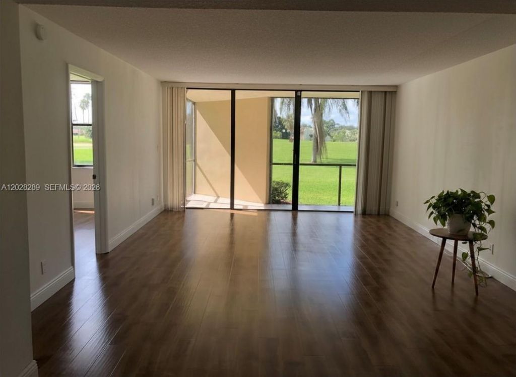 16300 Golf Club Rd , Unit 105, Weston, FL 33326 Photo