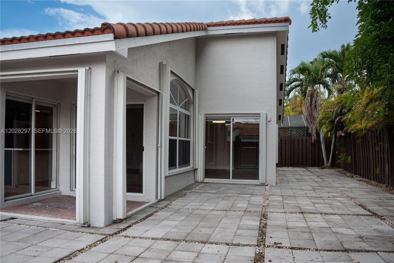 11252 NW 58th Ter, Doral, FL 33178 Photo