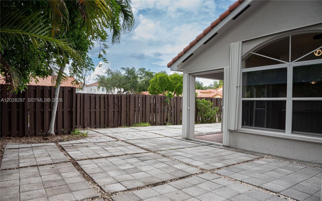 11252 NW 58th Ter, Doral, FL 33178 Photo