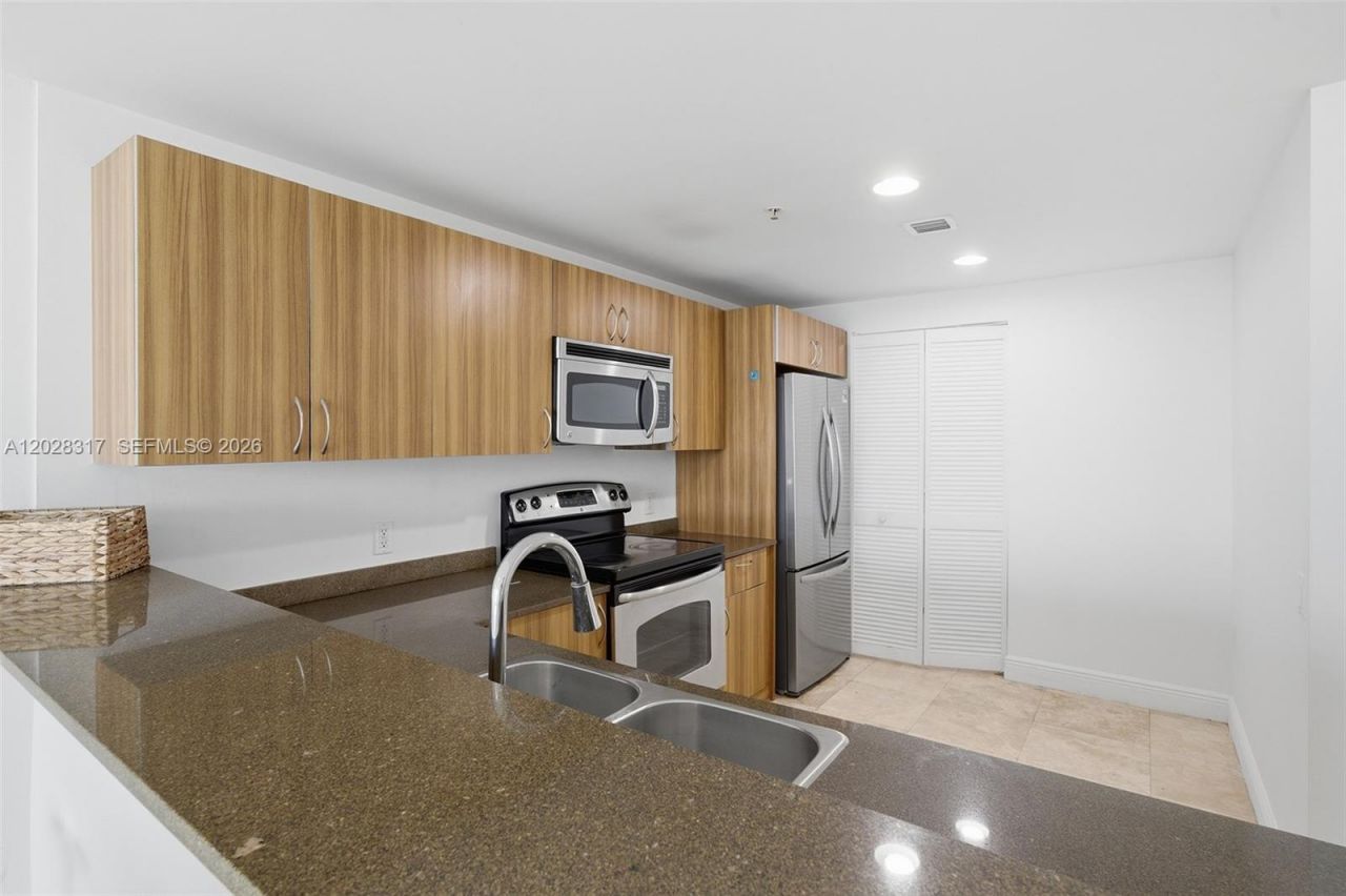6305 Indian Creek Dr , Unit 5D, Miami Beach, FL 33141 Photo