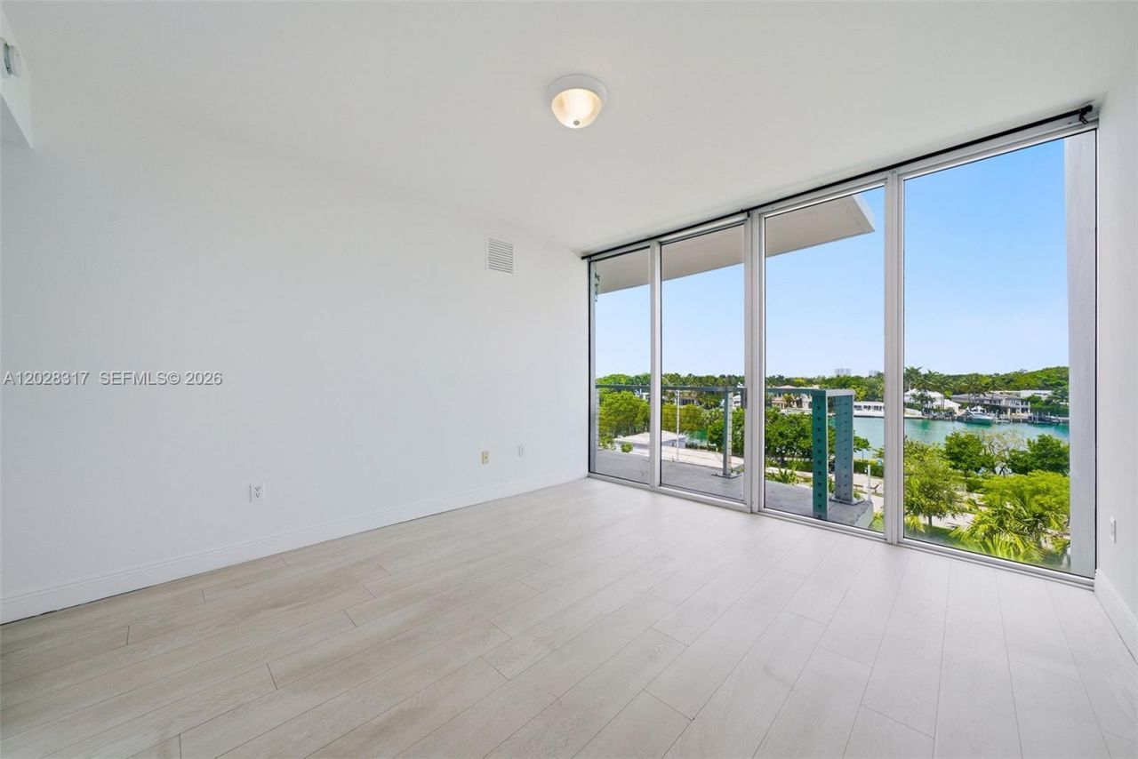 6305 Indian Creek Dr , Unit 5D, Miami Beach, FL 33141 Photo