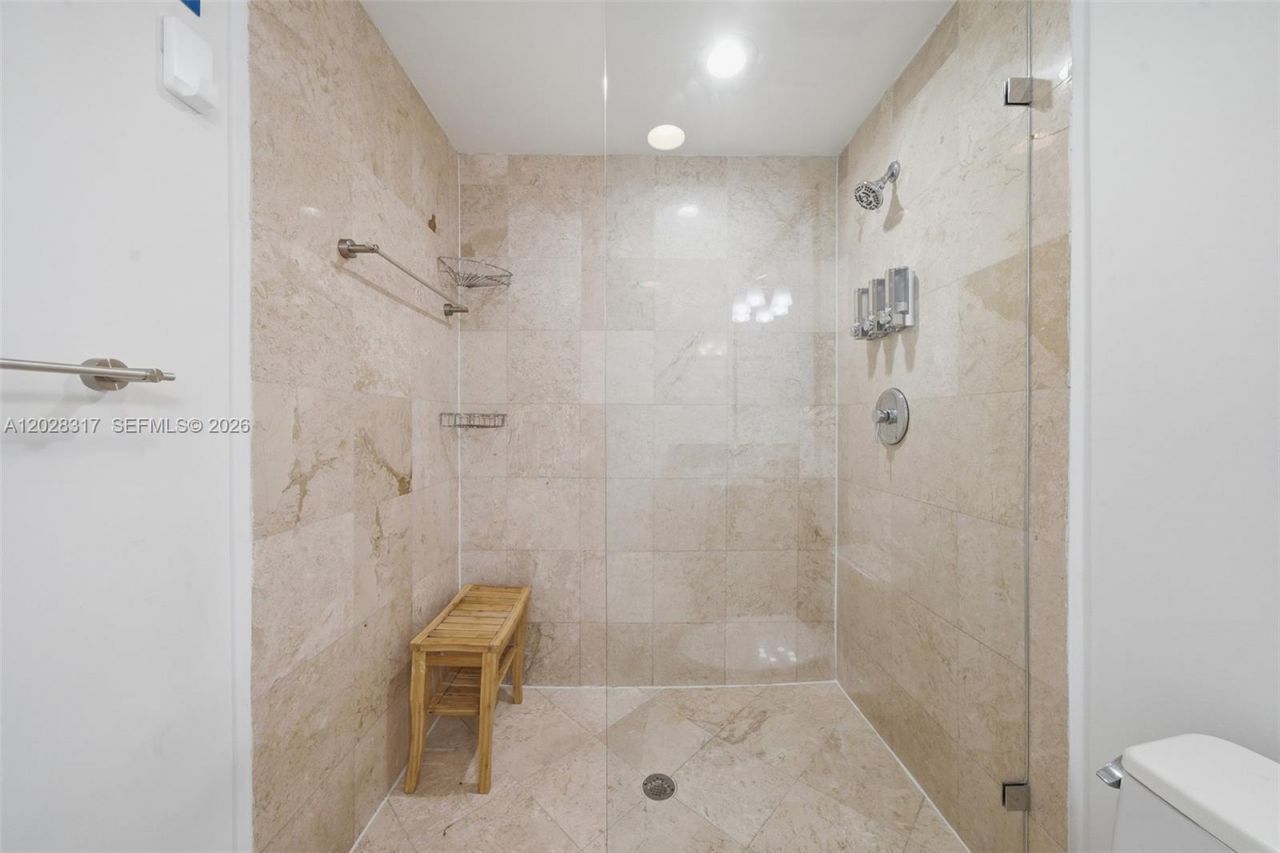 6305 Indian Creek Dr , Unit 5D, Miami Beach, FL 33141 Photo