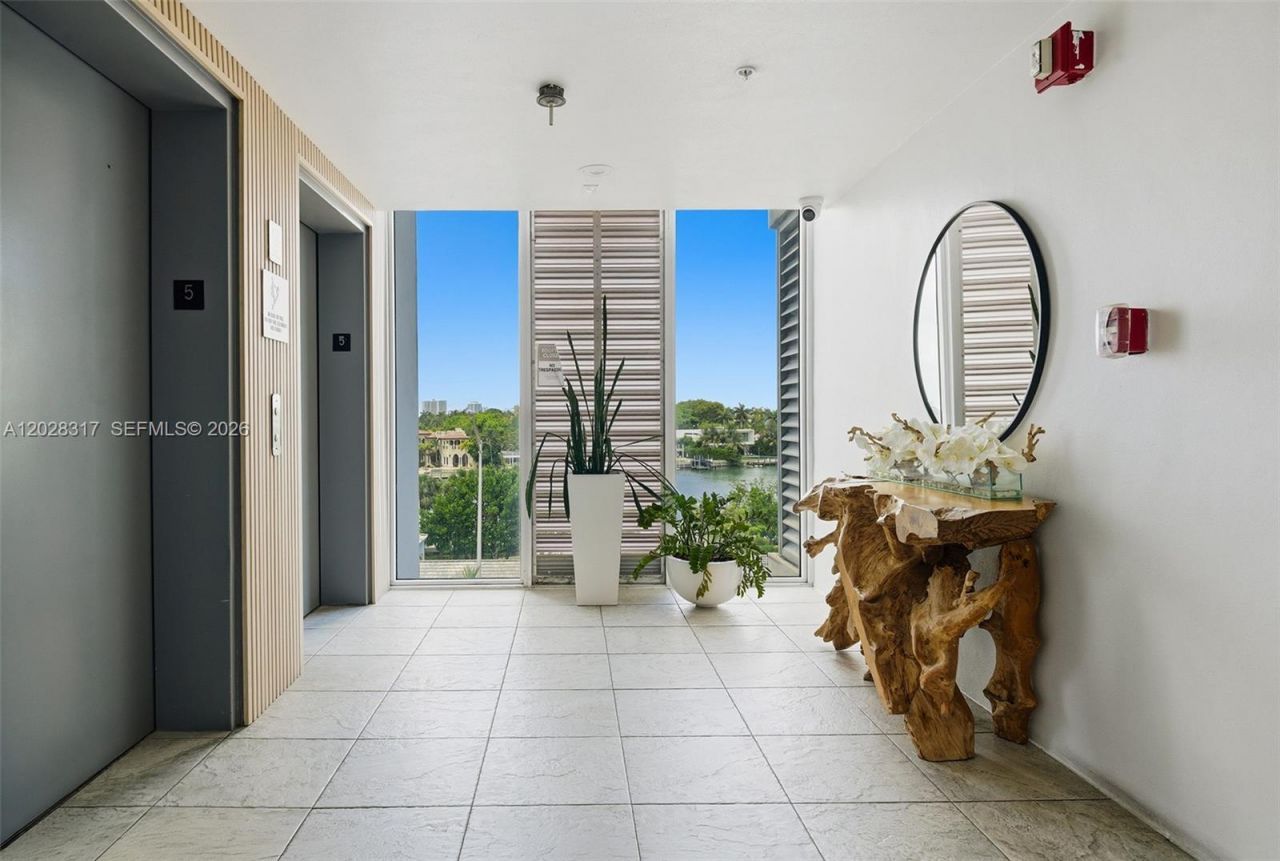6305 Indian Creek Dr , Unit 5D, Miami Beach, FL 33141 Photo
