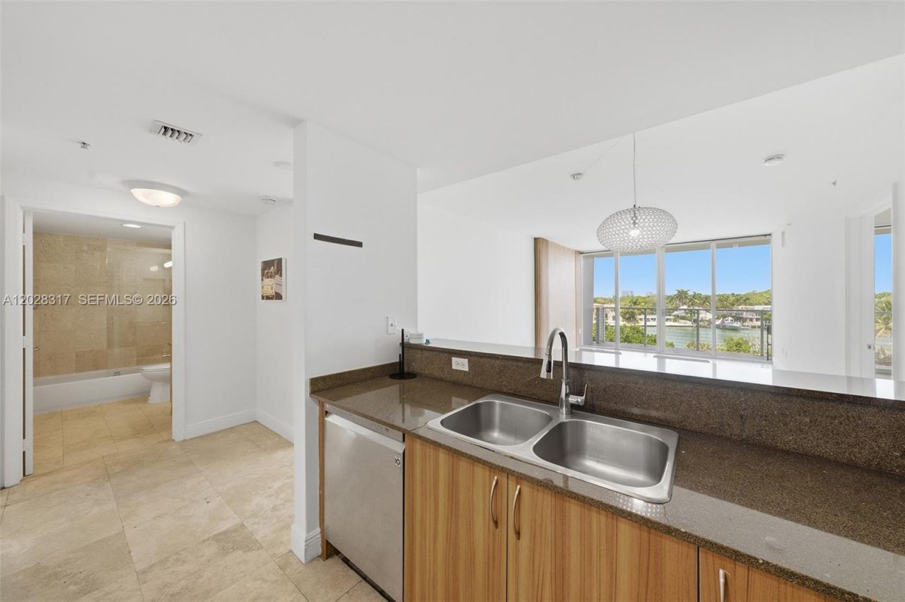 6305 Indian Creek Dr , Unit 5D, Miami Beach, FL 33141 Photo