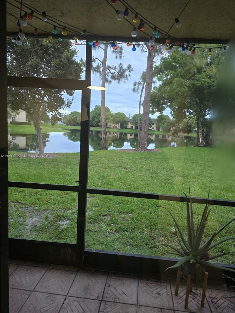 101 NW 93rd Ave, Unit 106, Pembroke Pines, FL 33024 Photo