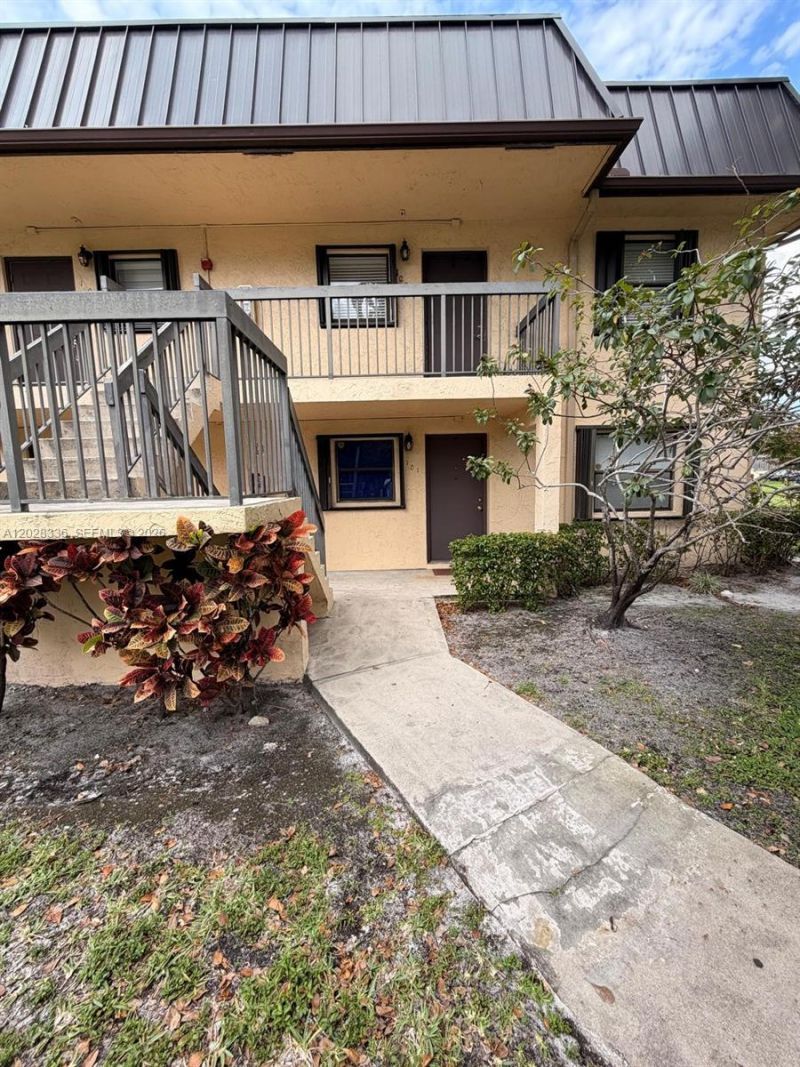 101 NW 93rd Ave, Unit 106, Pembroke Pines, FL 33024 Photo