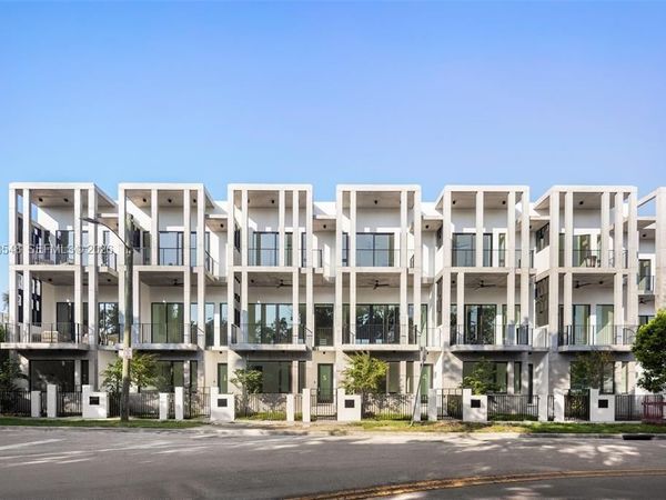 92 SW 28th Road, Unit 4, Miami, FL 33129