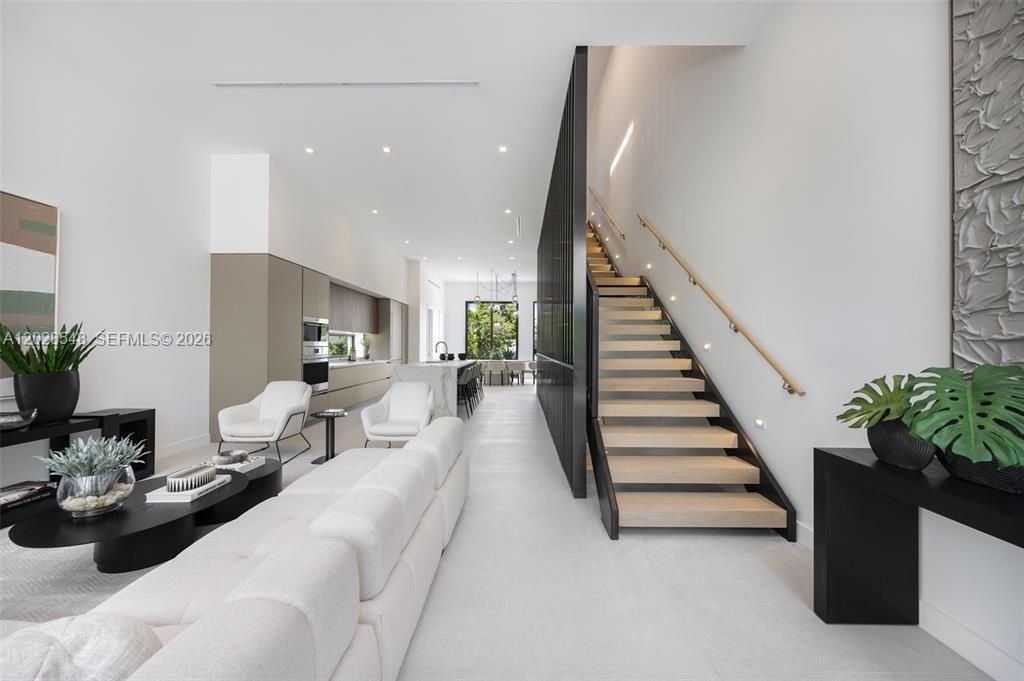 92 SW 28th Road, Unit 4, Miami, FL 33129 Photo