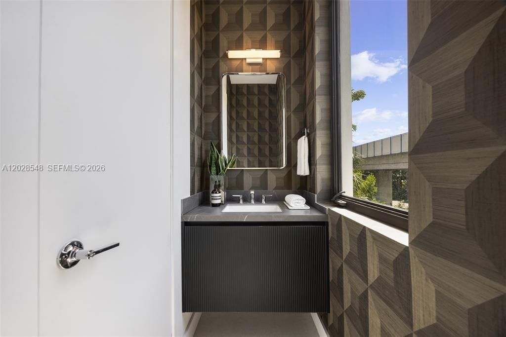 92 SW 28th Road, Unit 4, Miami, FL 33129 Photo
