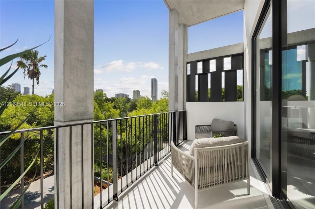 92 SW 28th Road, Unit 4, Miami, FL 33129 Photo