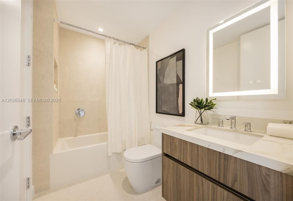 92 SW 28th Road, Unit 4, Miami, FL 33129 Photo