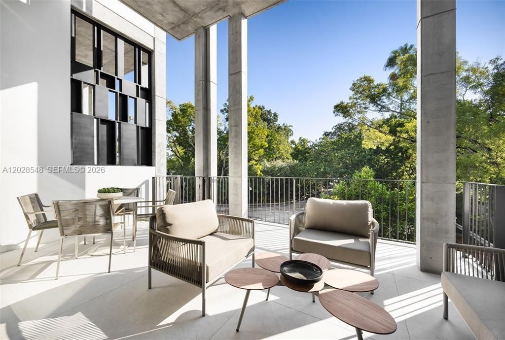 92 SW 28th Road, Unit 4, Miami, FL 33129 Photo