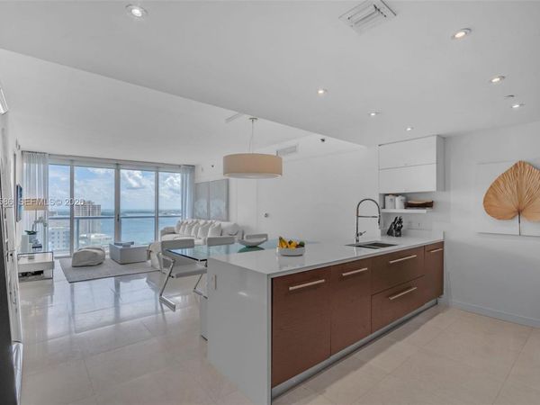 465 Brickell Ave, Unit 2703, Miami, FL 33131