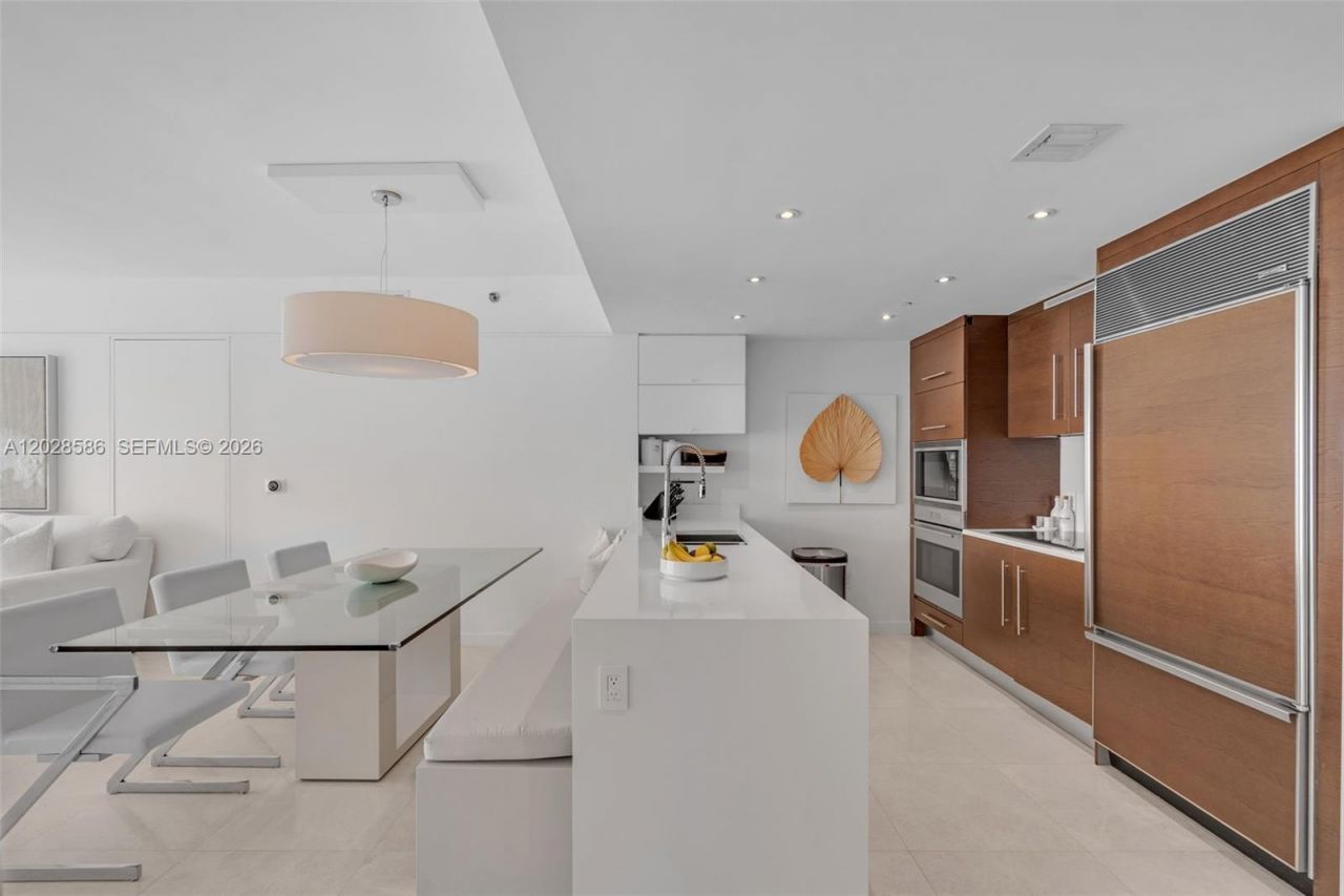 465 Brickell Ave, Unit 2703, Miami, FL 33131 Photo