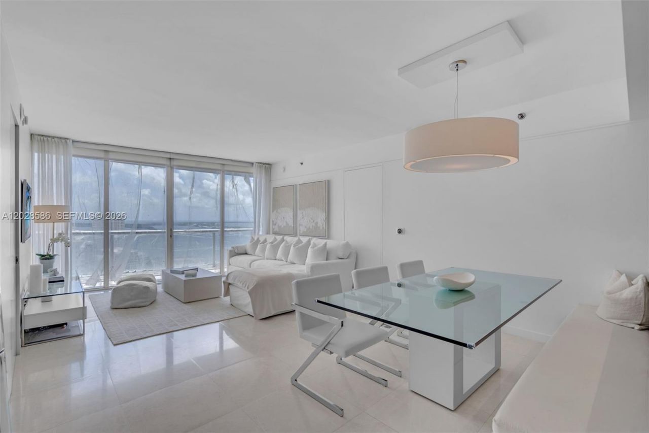 465 Brickell Ave, Unit 2703, Miami, FL 33131 Photo