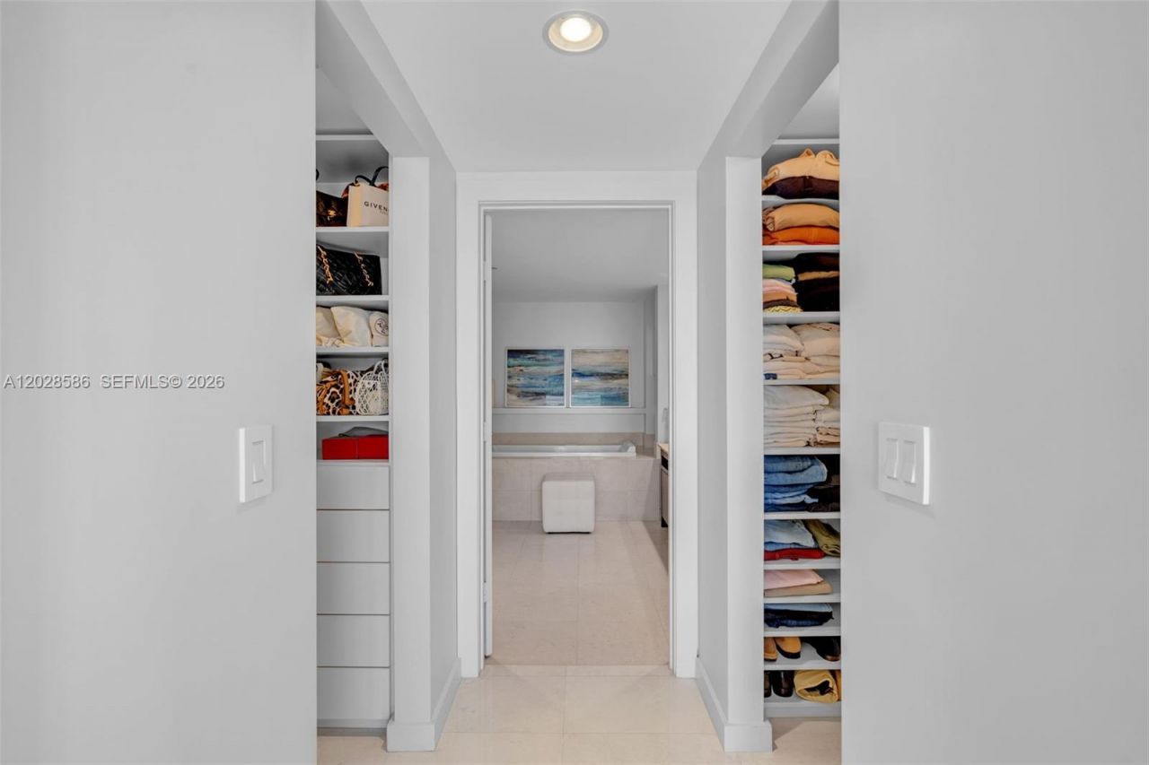 465 Brickell Ave, Unit 2703, Miami, FL 33131 Photo