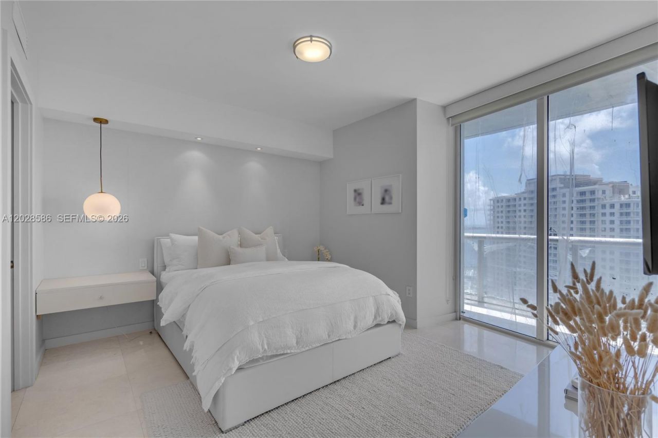465 Brickell Ave, Unit 2703, Miami, FL 33131 Photo