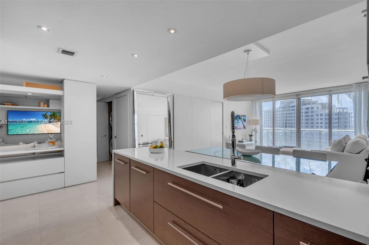 465 Brickell Ave, Unit 2703, Miami, FL 33131 Photo
