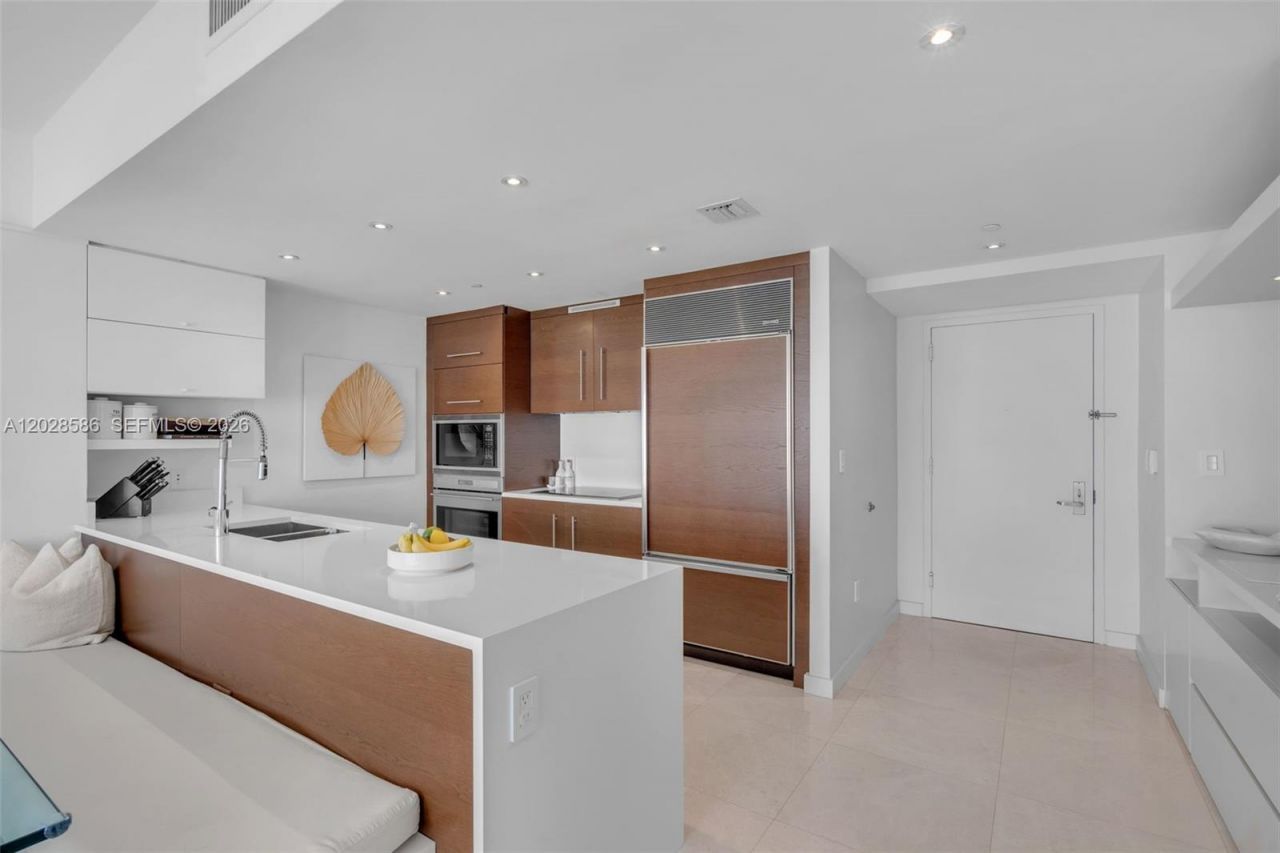 465 Brickell Ave, Unit 2703, Miami, FL 33131 Photo