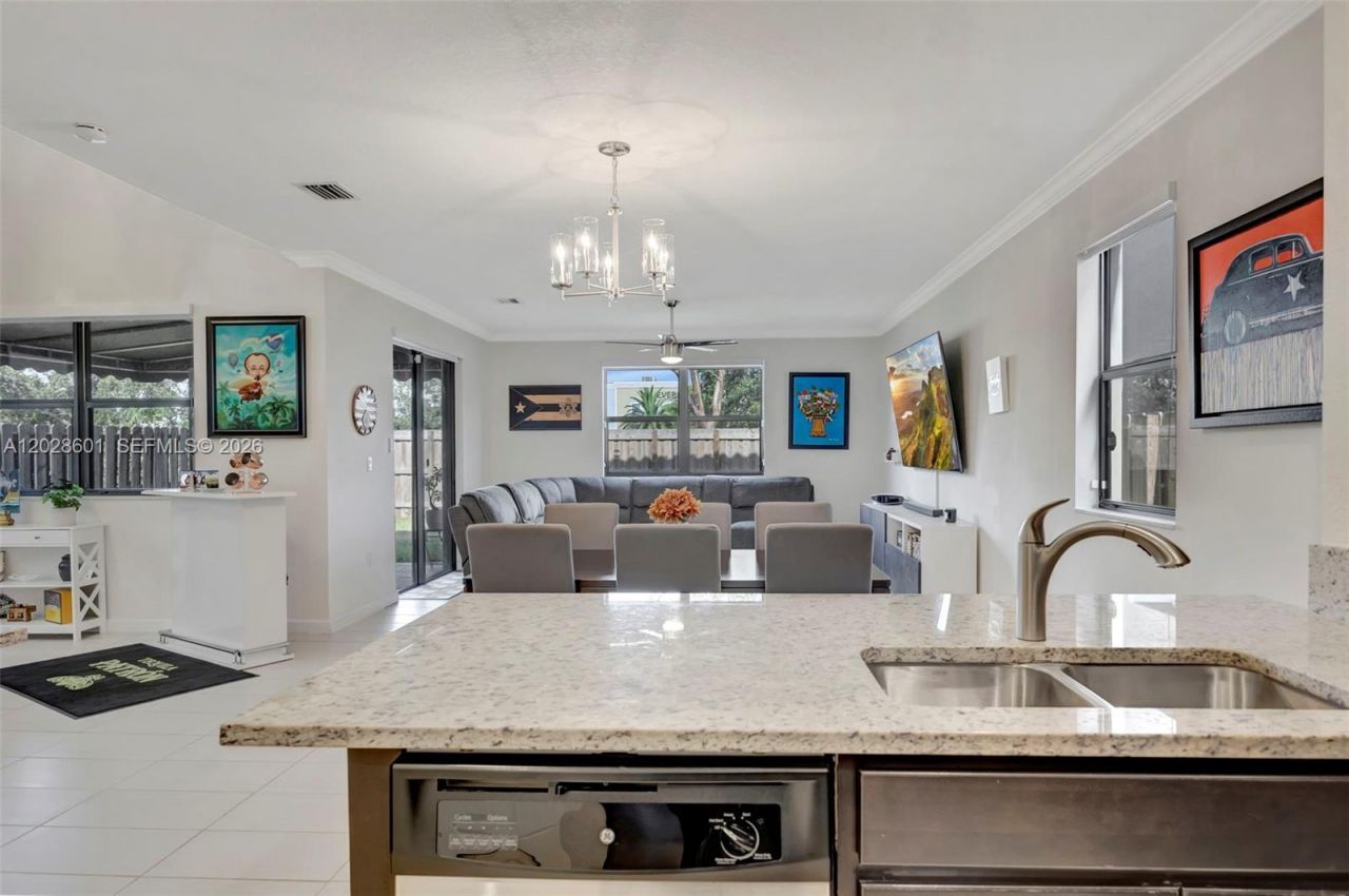 232 NE 23rd Ter, Unit 232, Homestead, FL 33033 Photo