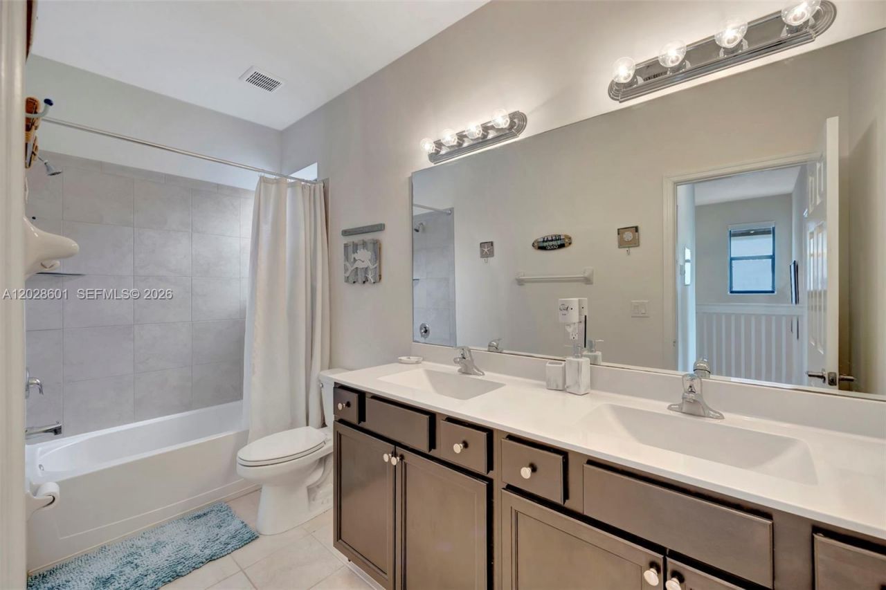232 NE 23rd Ter, Unit 232, Homestead, FL 33033 Photo
