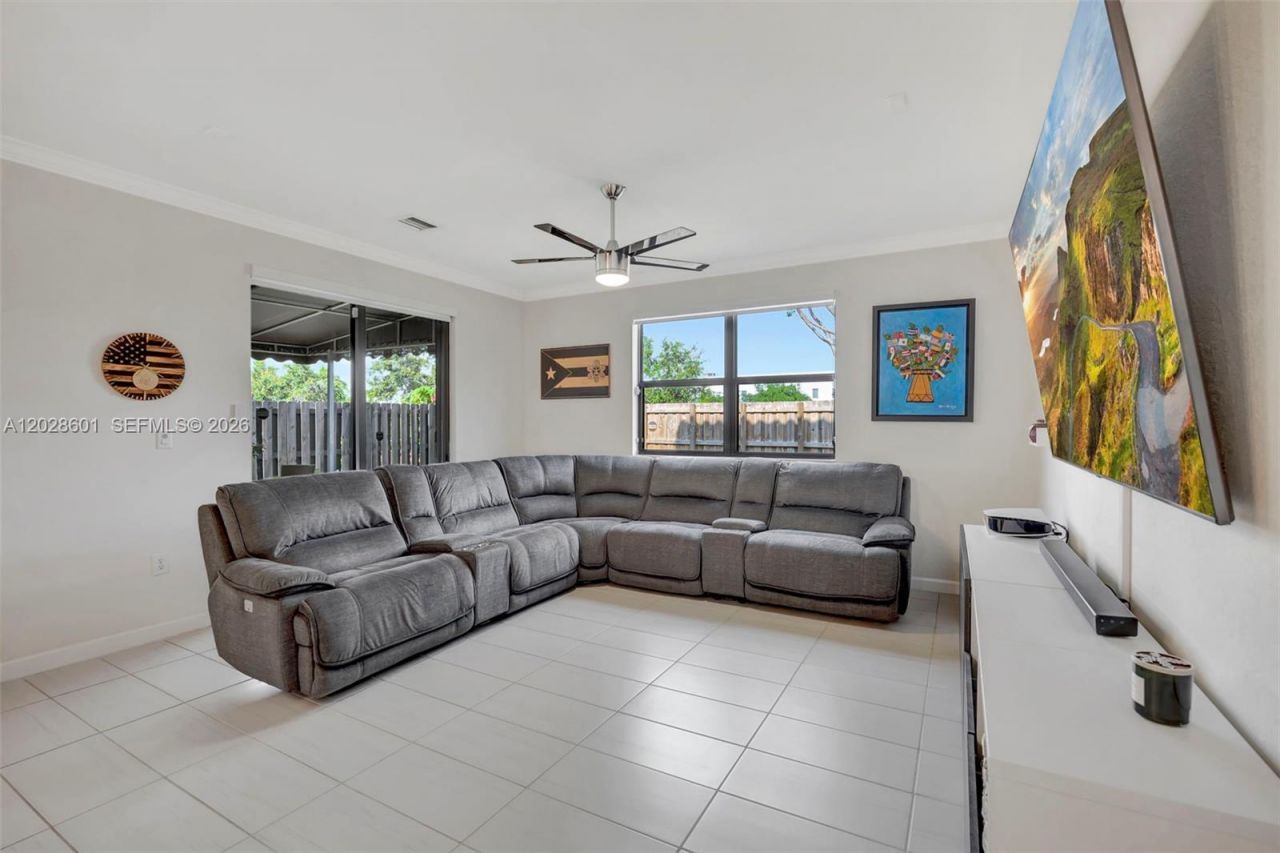 232 NE 23rd Ter, Unit 232, Homestead, FL 33033 Photo