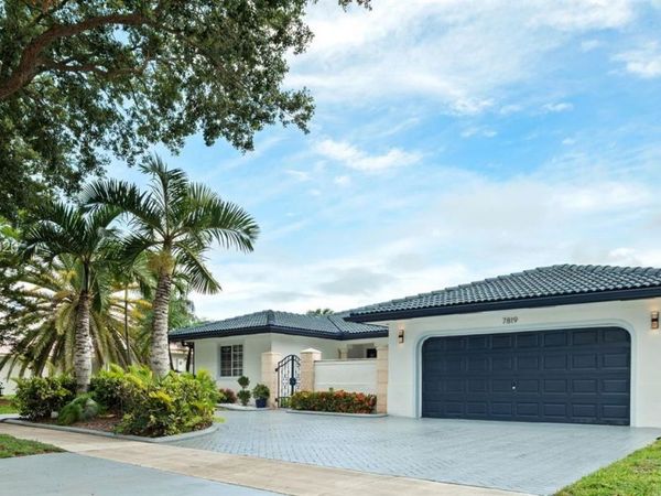 7819 NW 166th Ter , Miami Lakes, FL 33016
