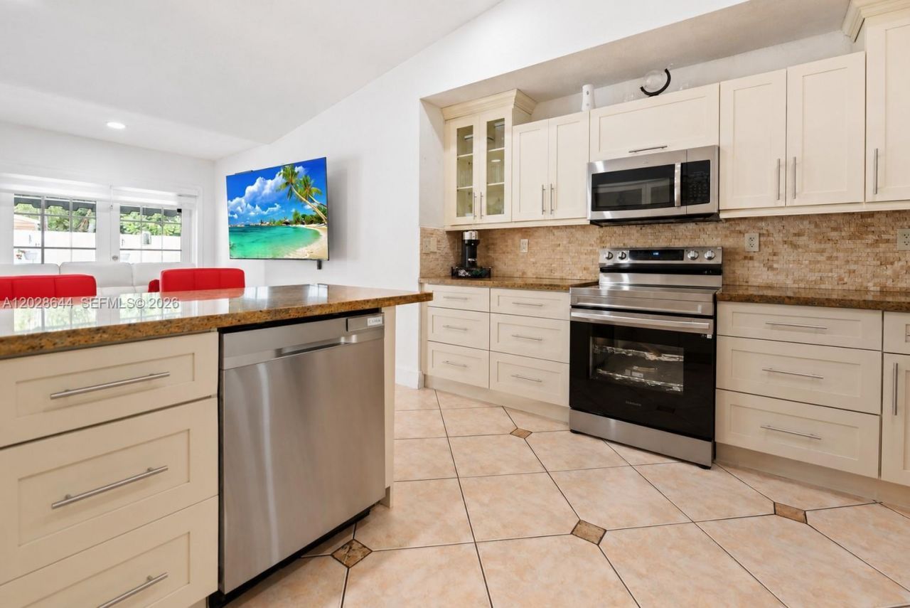 7819 NW 166th Ter , Miami Lakes, FL 33016 Photo
