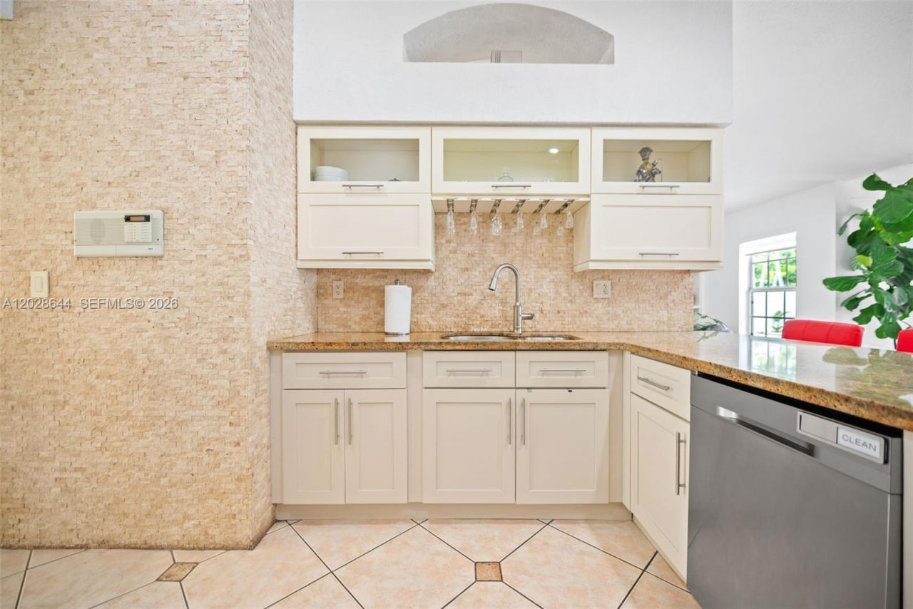 7819 NW 166th Ter , Miami Lakes, FL 33016 Photo