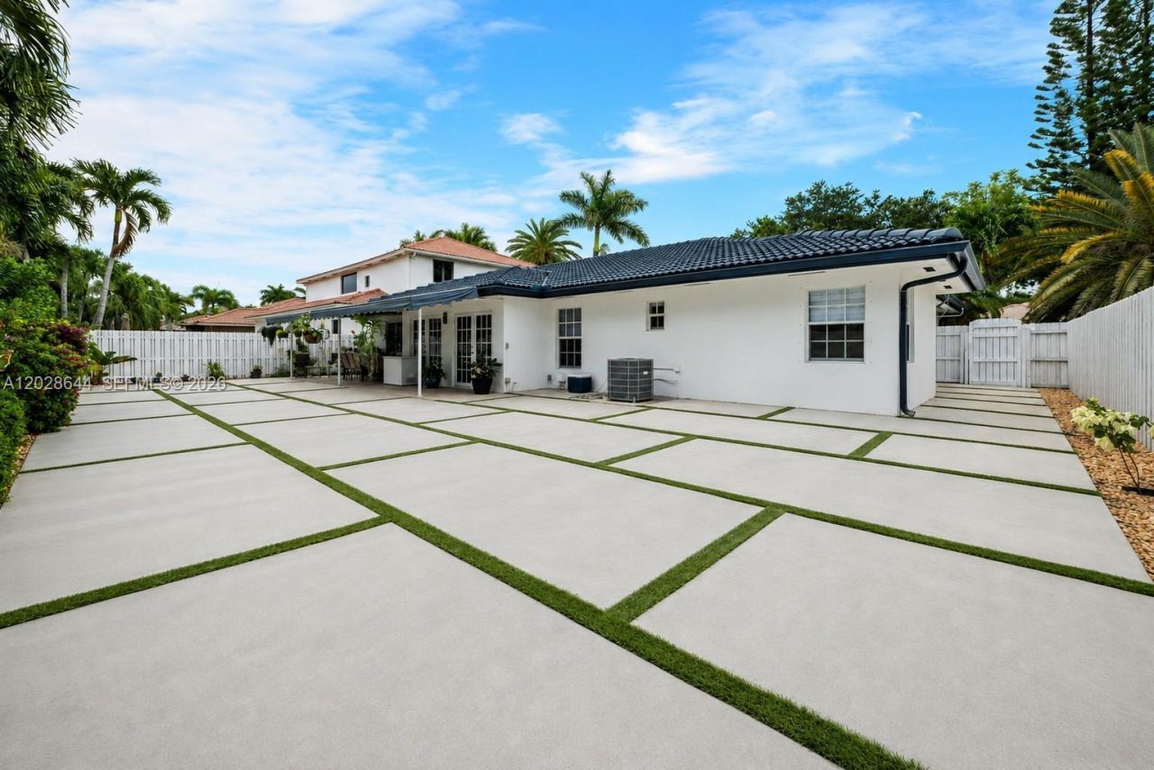 7819 NW 166th Ter , Miami Lakes, FL 33016 Photo