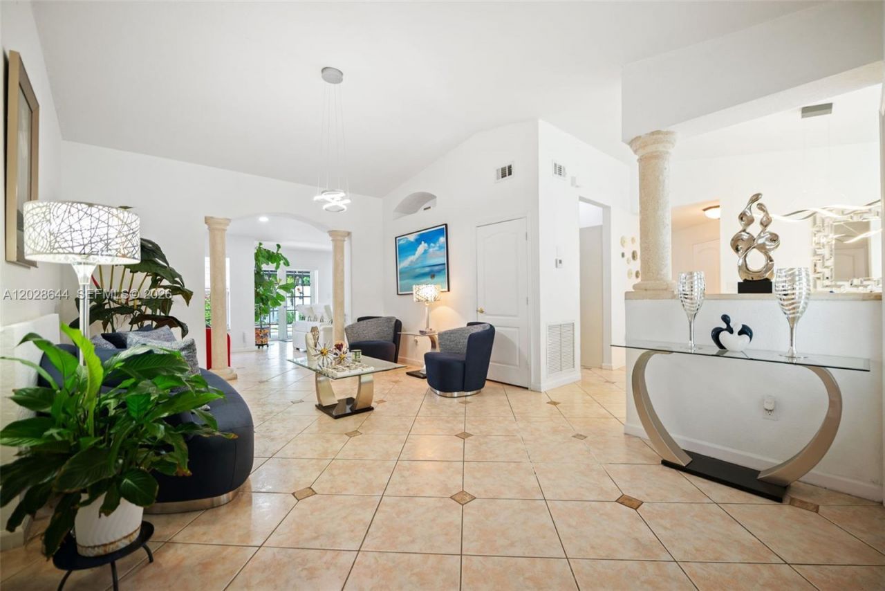 7819 NW 166th Ter , Miami Lakes, FL 33016 Photo