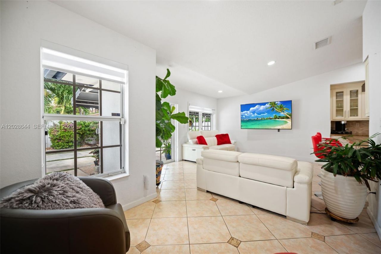 7819 NW 166th Ter , Miami Lakes, FL 33016 Photo