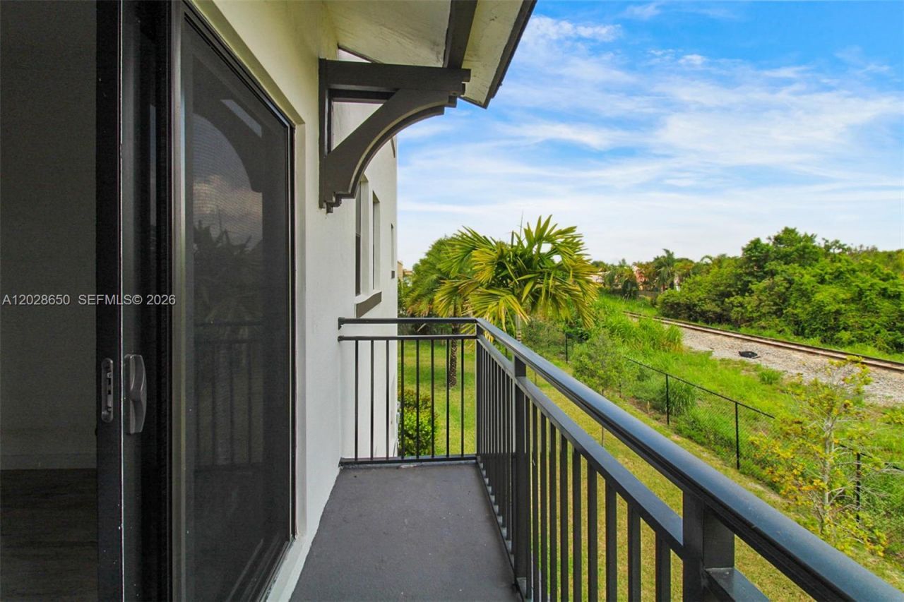 15540 SW 136th St, Unit 4-216, Miami, FL 33196 Photo
