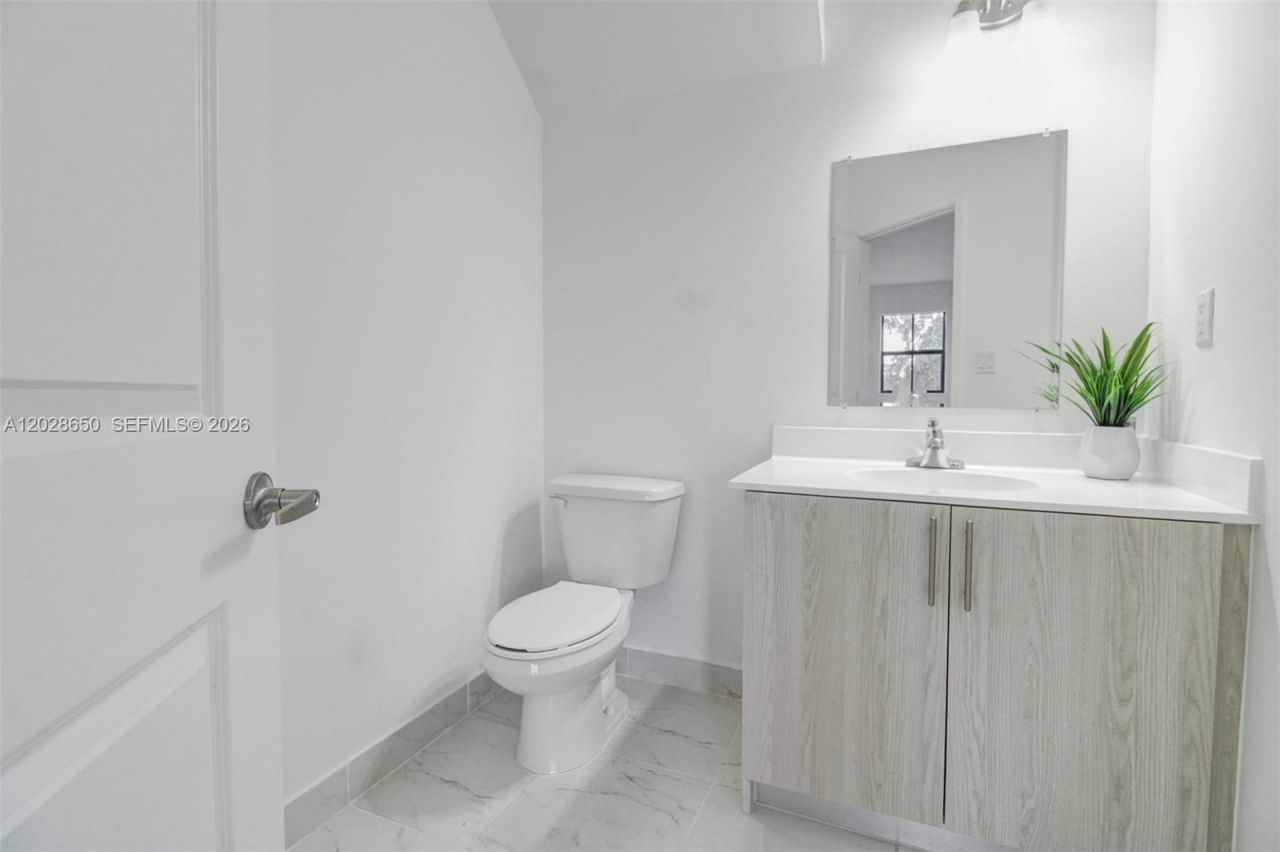 15540 SW 136th St, Unit 4-216, Miami, FL 33196 Photo