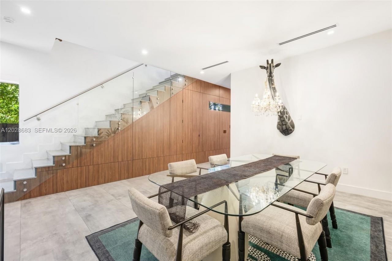 3135 Ohio St , Unit 3135, Miami, FL 33133 Photo