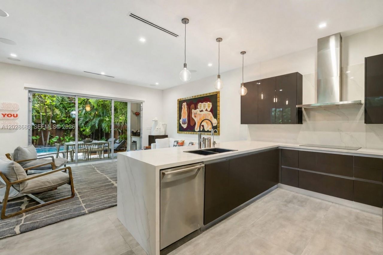 3135 Ohio St , Unit 3135, Miami, FL 33133 Photo