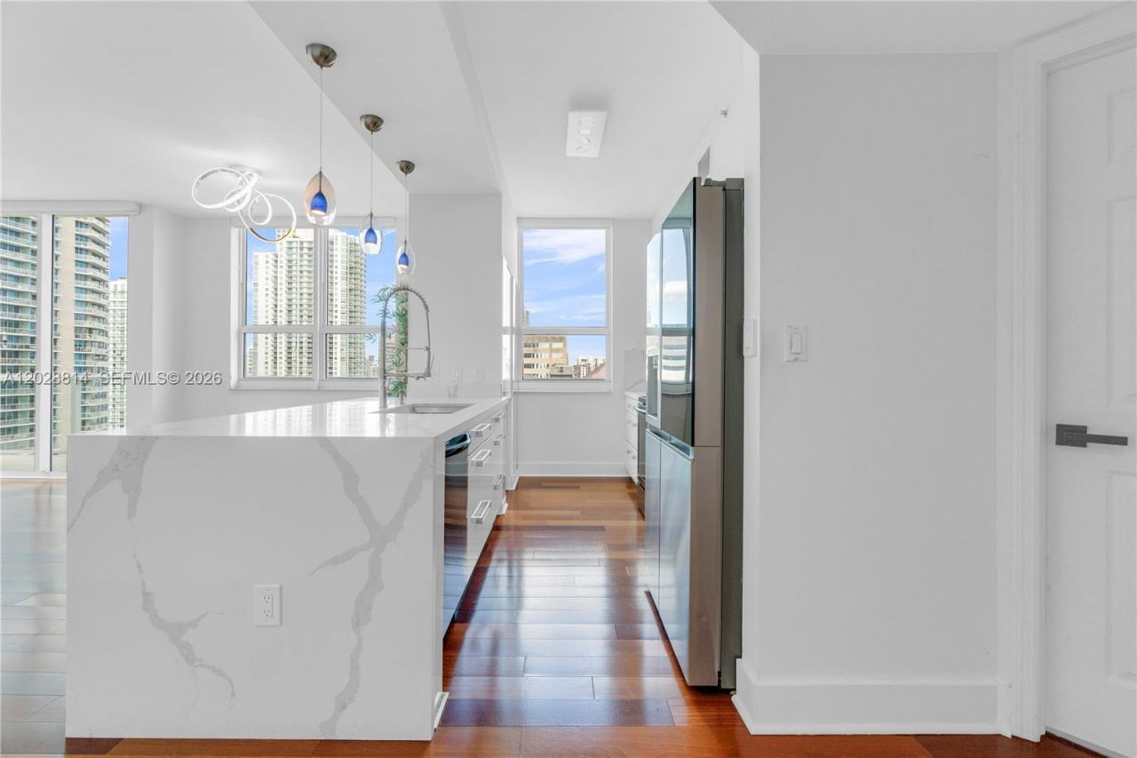1155 Brickell Bay Dr , Unit PH102, Miami, FL 33131 Photo