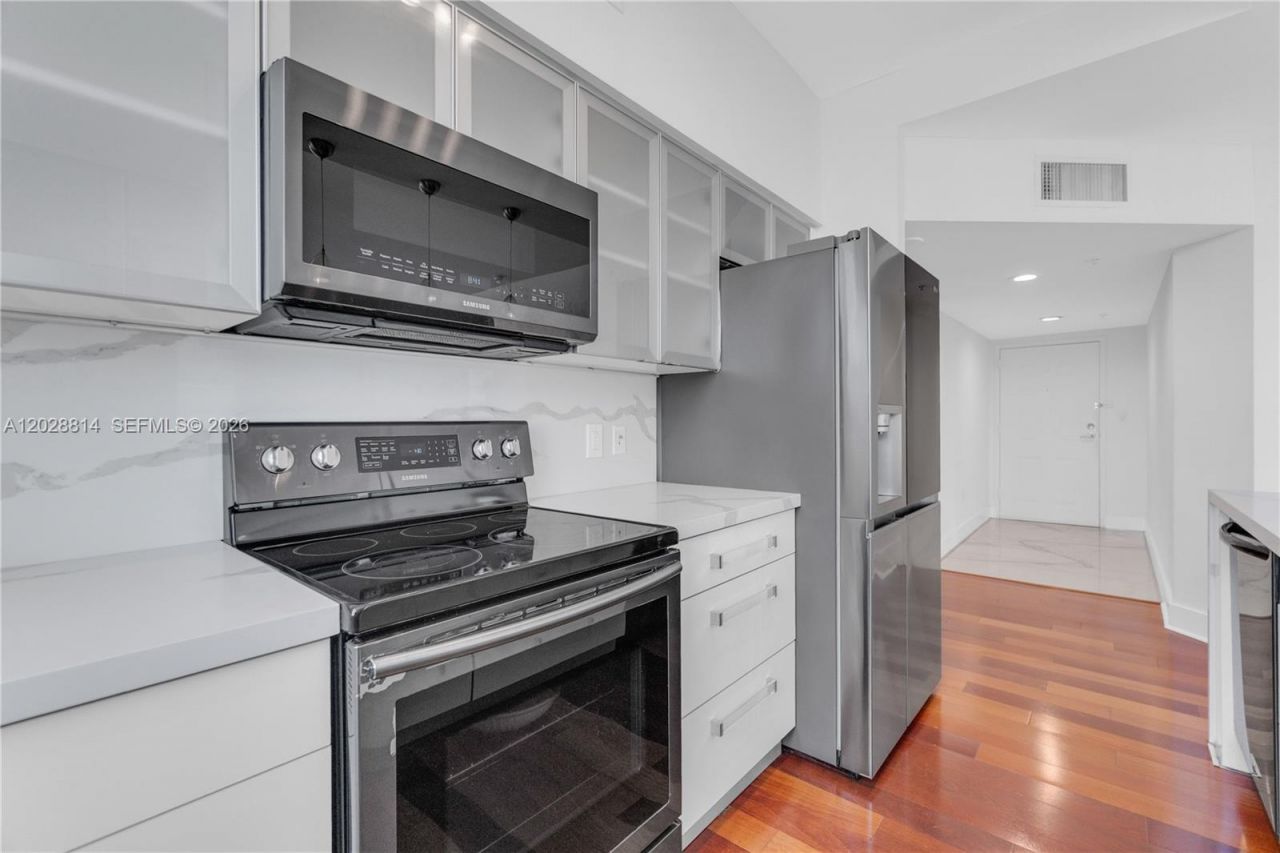 1155 Brickell Bay Dr , Unit PH102, Miami, FL 33131 Photo
