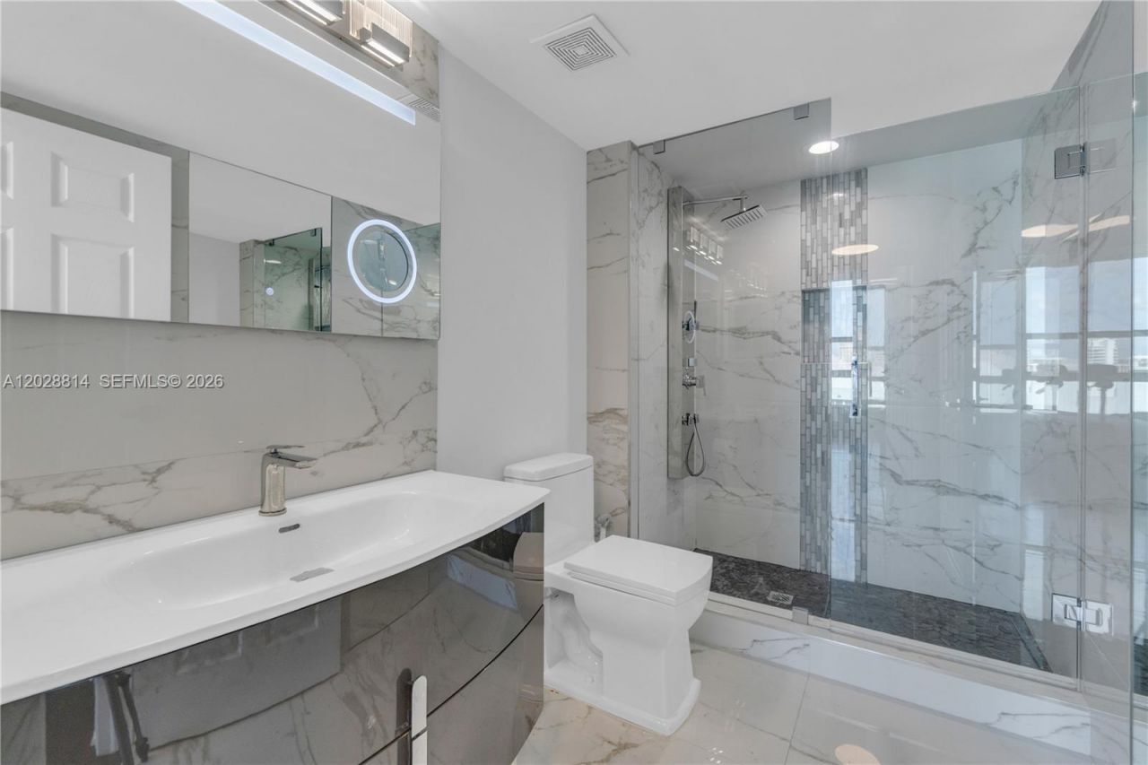 1155 Brickell Bay Dr , Unit PH102, Miami, FL 33131 Photo