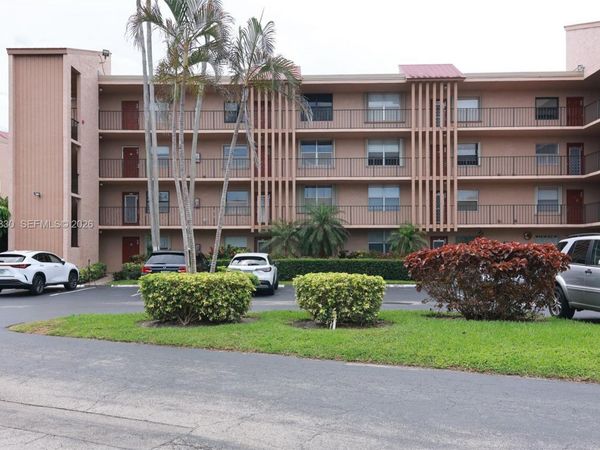 7220 Lake Cir Dr , Unit 101, Margate, FL 33063