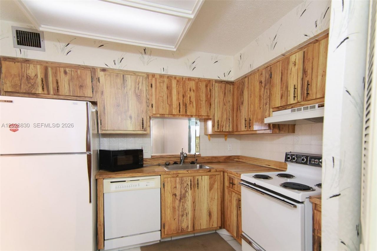 7220 Lake Cir Dr, Unit 101, Margate, FL 33063 Photo