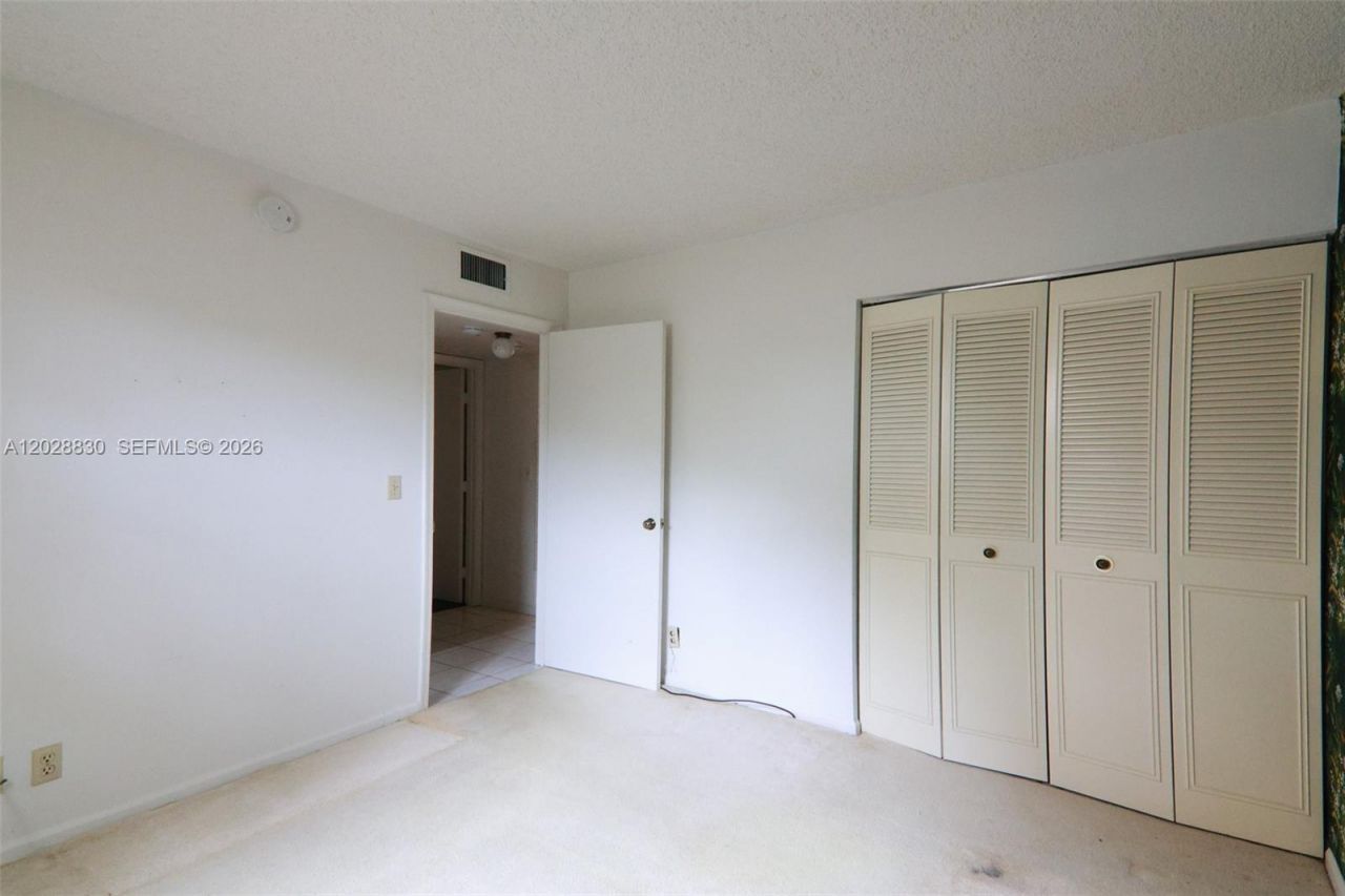 7220 Lake Cir Dr, Unit 101, Margate, FL 33063 Photo