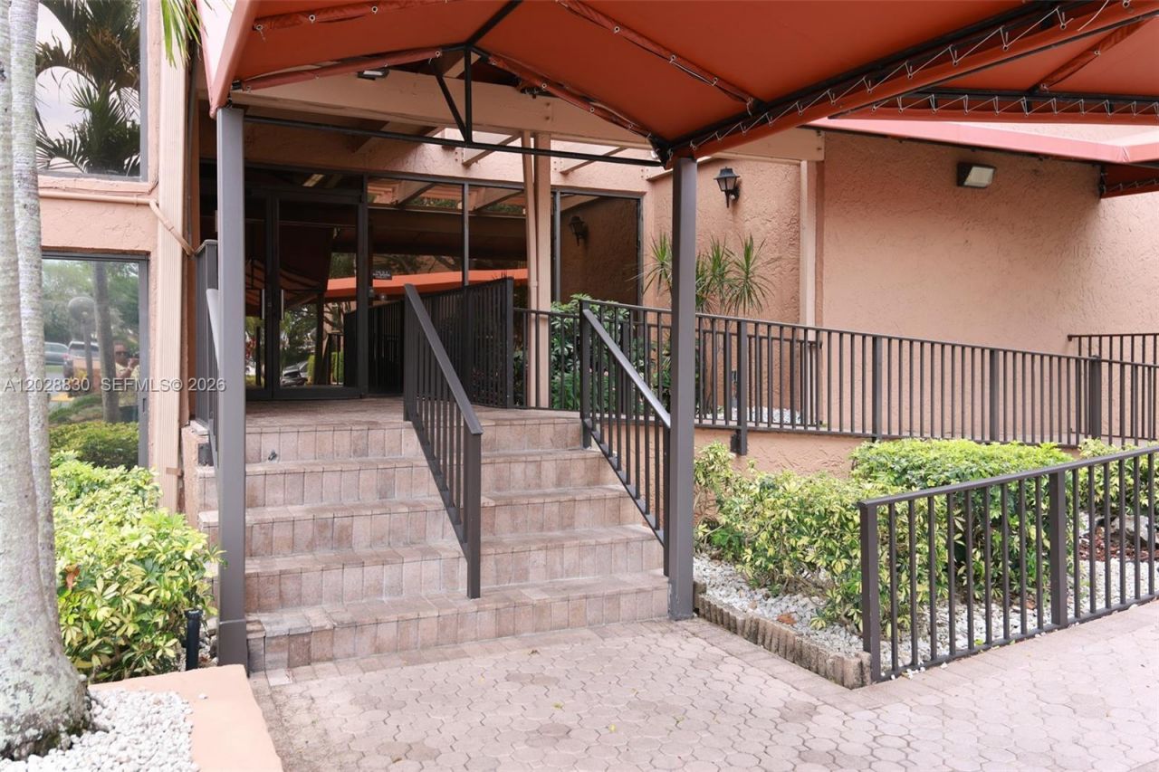 7220 Lake Cir Dr, Unit 101, Margate, FL 33063 Photo