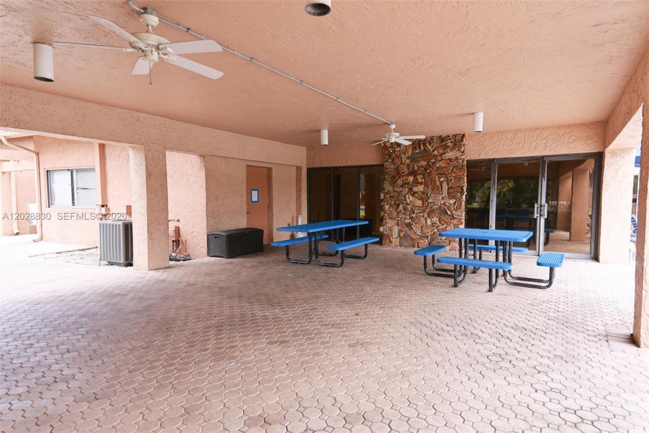 7220 Lake Cir Dr, Unit 101, Margate, FL 33063 Photo
