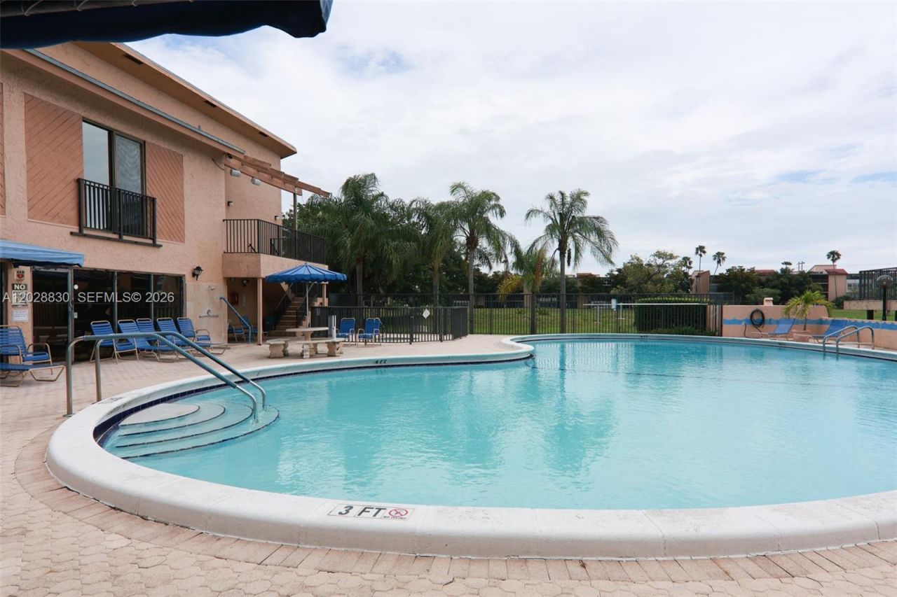7220 Lake Cir Dr, Unit 101, Margate, FL 33063 Photo