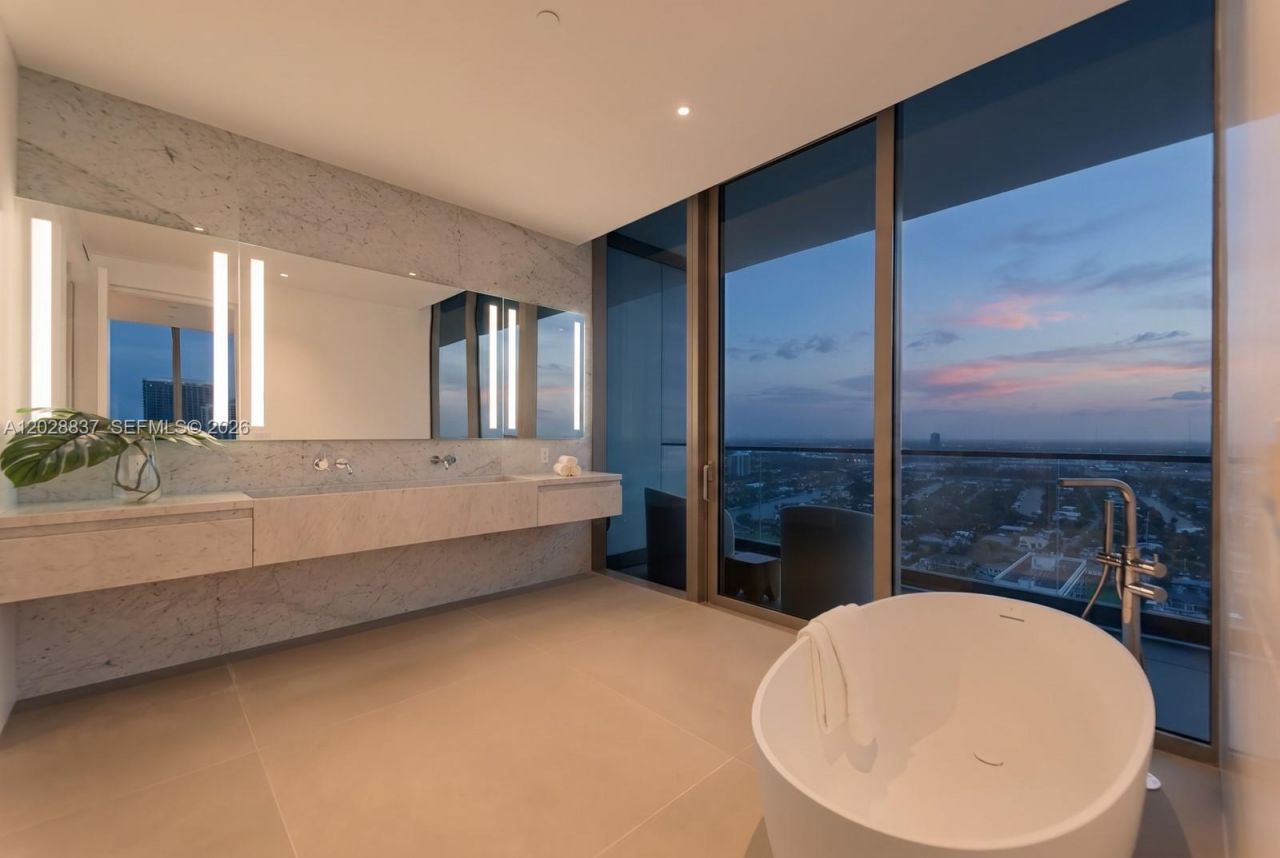 2000 S Ocean Dr, Unit 32A, Hallandale Beach, FL 33009 Photo