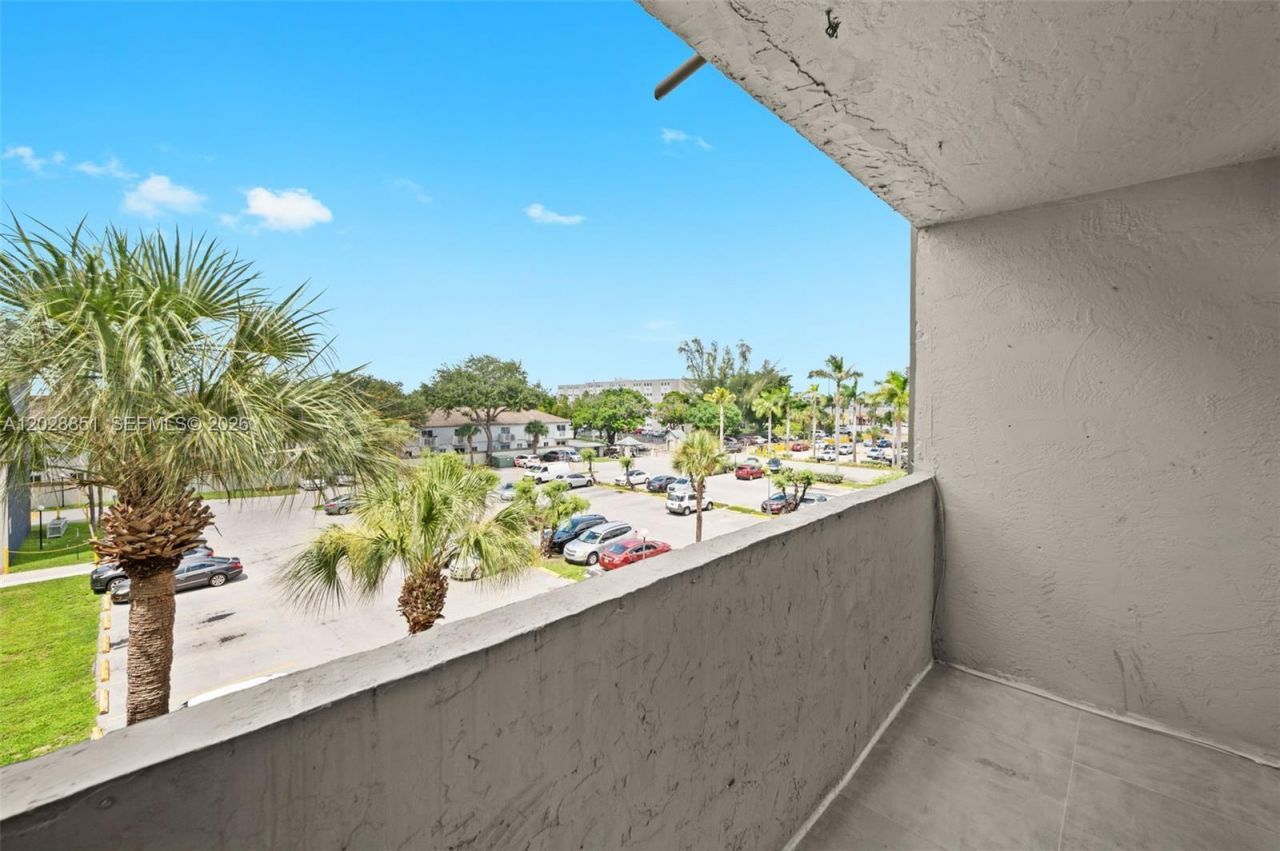 10090 NW 80th Ct , Unit 1447, Hialeah Gardens, FL 33016 Photo