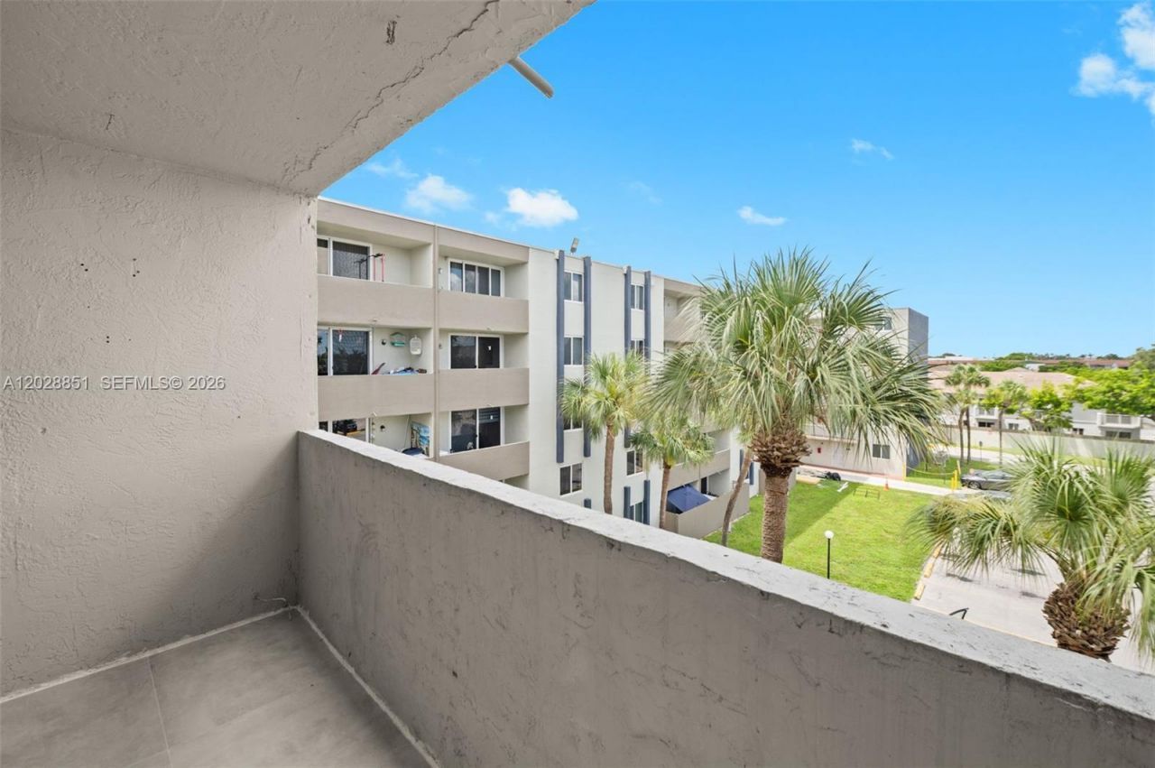 10090 NW 80th Ct , Unit 1447, Hialeah Gardens, FL 33016 Photo