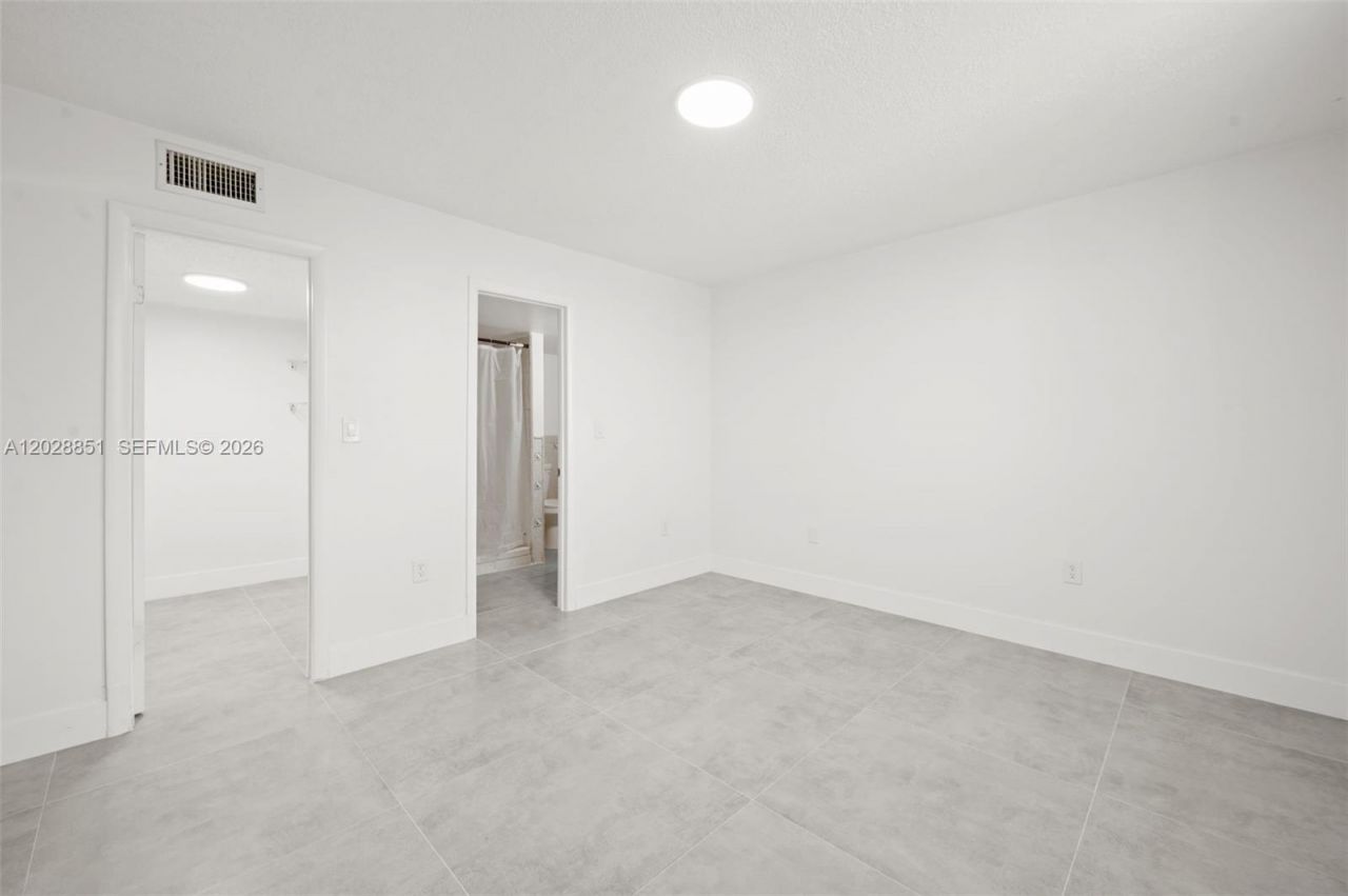 10090 NW 80th Ct , Unit 1447, Hialeah Gardens, FL 33016 Photo